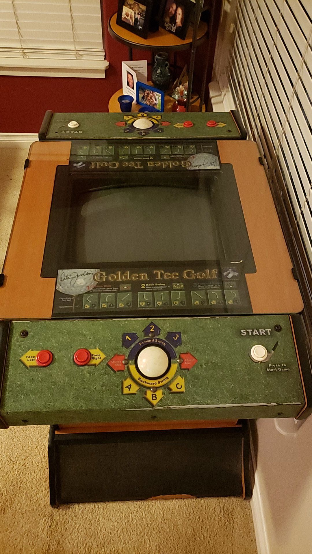 Arcade Golden Tee Golf game