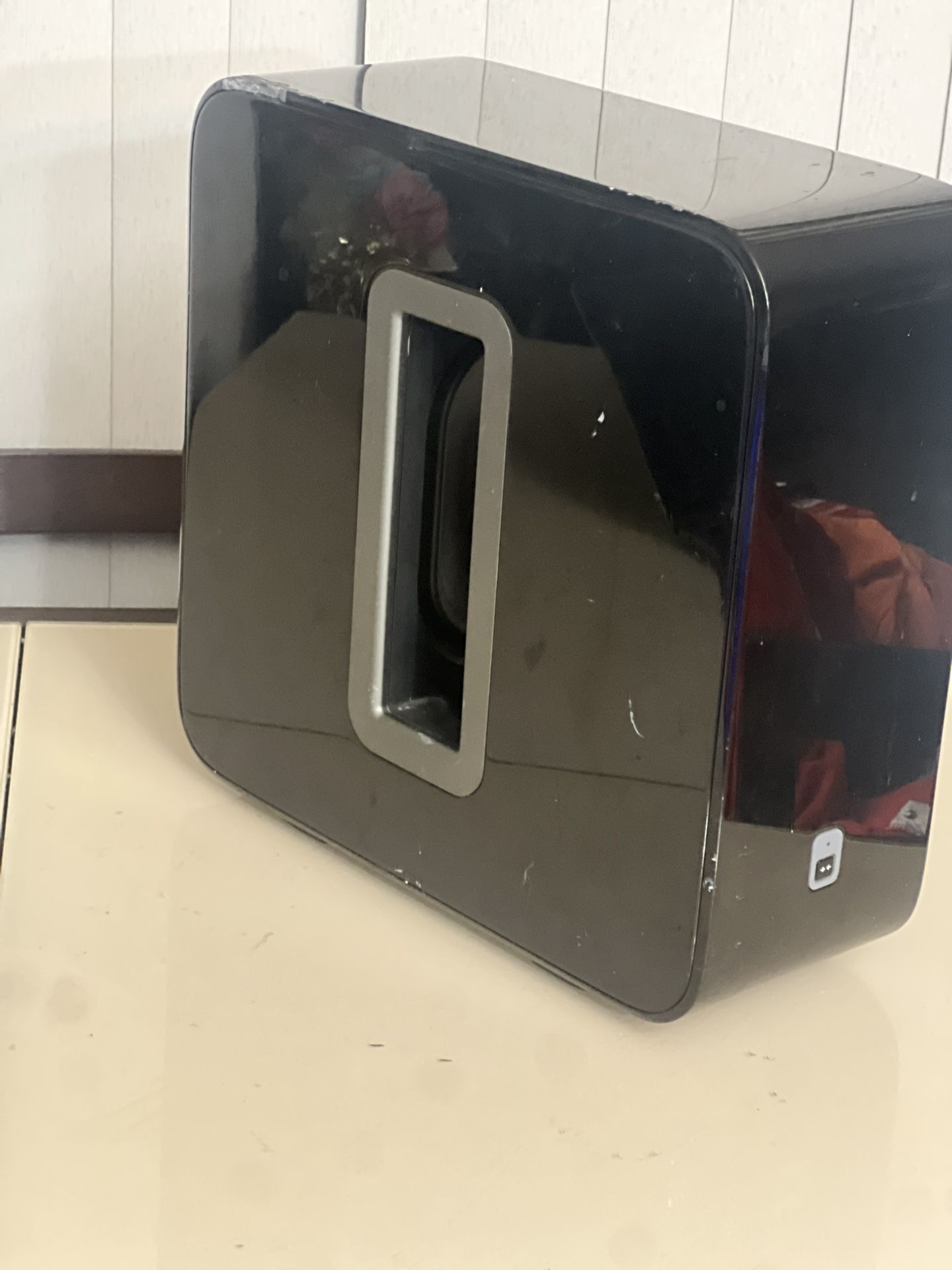 Sonos SUB Home Theater Subwoofer (Gen 1) Imperfections w/power & Ethernet Cable. Used in good condition with some minor cosmetic blemishes. These ble