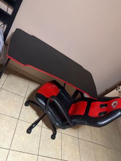 Gaming desk and chair
