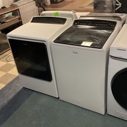 Whirlpool Cabrio Top Load Washer And Gas Dryer Set