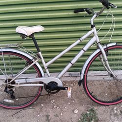 Classic 26 Inch  Schwinn Cruiser Bike