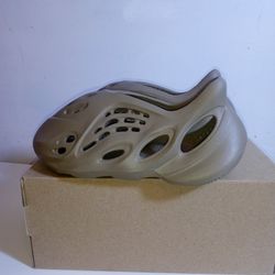 Adidas Yeezy Foamrunner Size 4 New