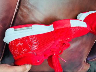 NIKE LEBRON   NEW