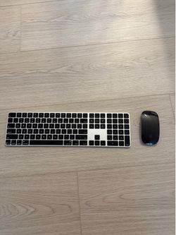 Multiple Apple Mice and Keyboard 99% new