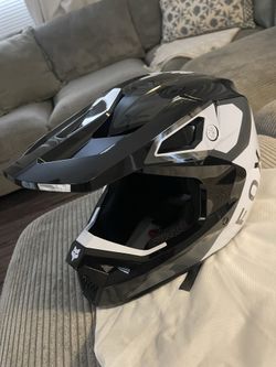 Motorcycle helmet