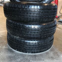 215-70-15 Venezia Classic 787 White Wall 