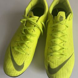 Nike soccer cleats, size 11