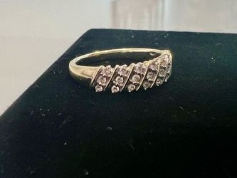 10KT Y/G & Diamond Ladies Ring