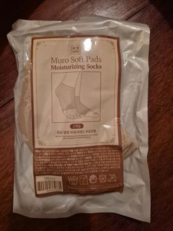 Brand New! Muro Soft Pads Moisturizing Socks! Treats dry, rough, or cracked heels