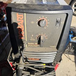 HOBART HANDEL 190 MIG WELDER