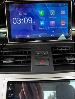 Touchscreen car stereo