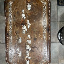 Inlaid elephant - Table