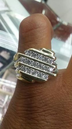 14k Gold diamond ring 1 ct diamonds