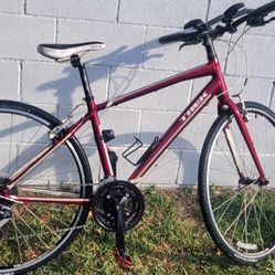 Trek Hybrid Bike – 24-Speed – Excellent Condition

