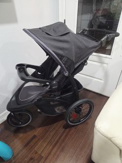 Graco FastAction Jogger LX Stroller, Black. Jogging Stroller. 