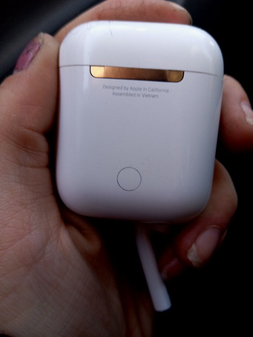 APPLE IPHONE BLUETOOTH HEAPHONES