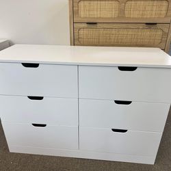 6 Drawer Double Dresser for Bedroom, Modern White Chest, Wood Storage Cabinet for Living Room(scratches)
