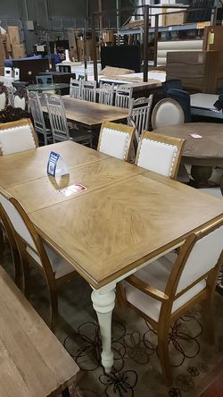 Dining table w& 6 chairs