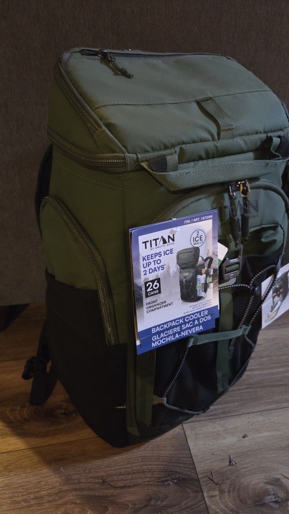 Titan Backpack Cooler Color Green - NEW