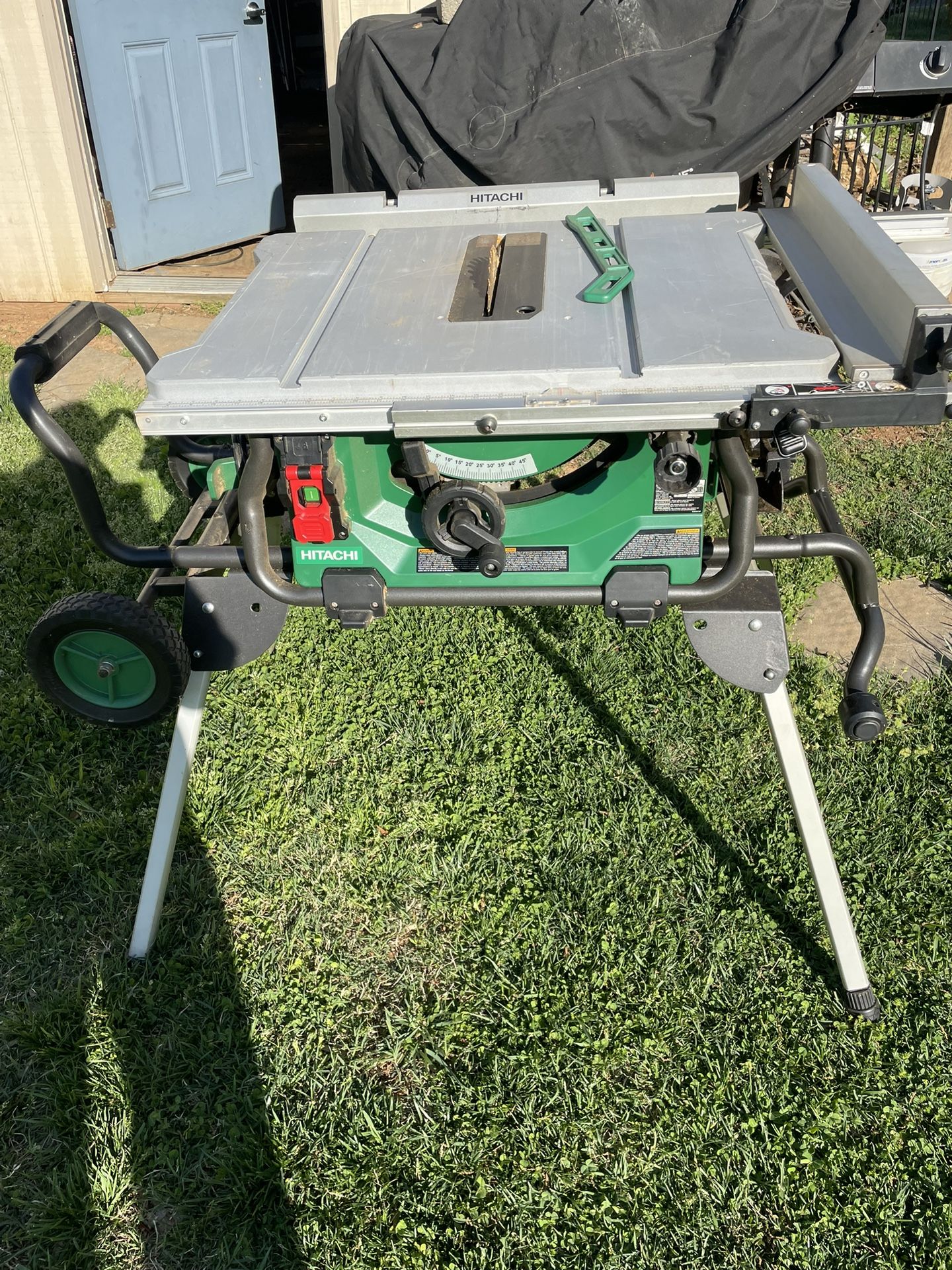 Hitachi 10inch Table saw
