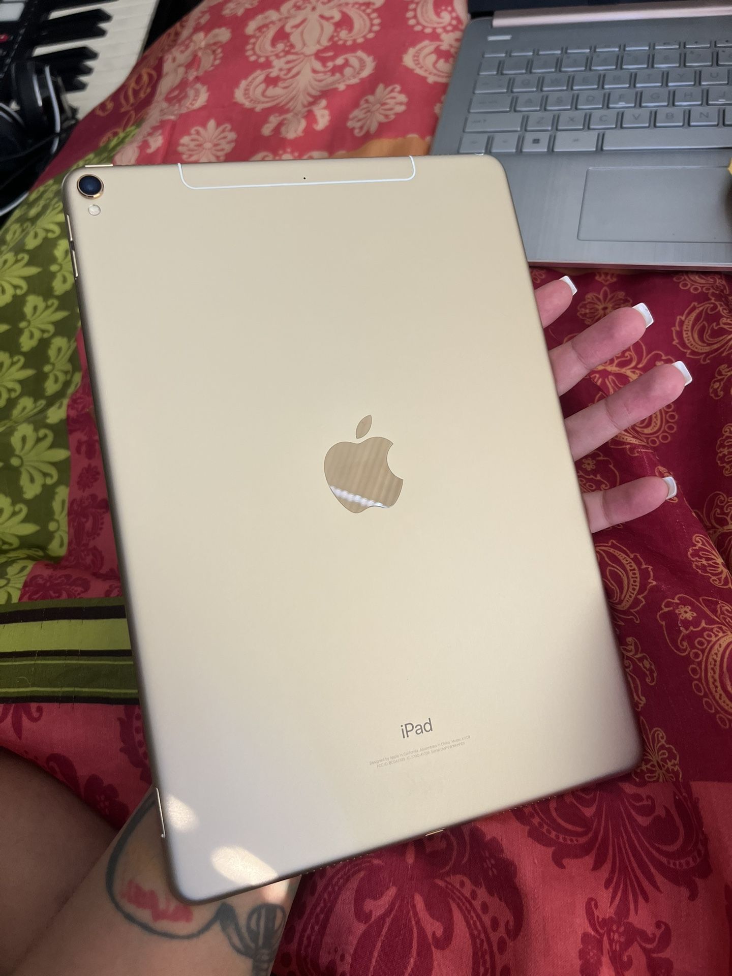 Brand New Gold iPad Pro 256 Gb With Cellular