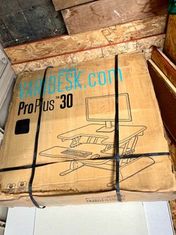 Desk U PICK UP $100.00OBO