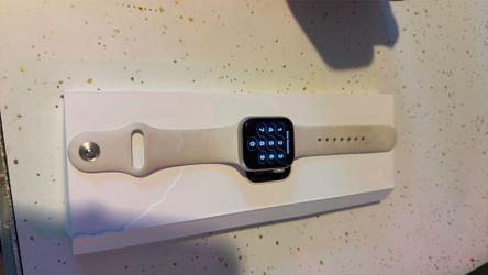 Apple Watch SE 40mm Silver - Barely Used