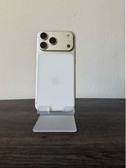 iPhone 17 pro max (1TB)(AT&T and cricket)