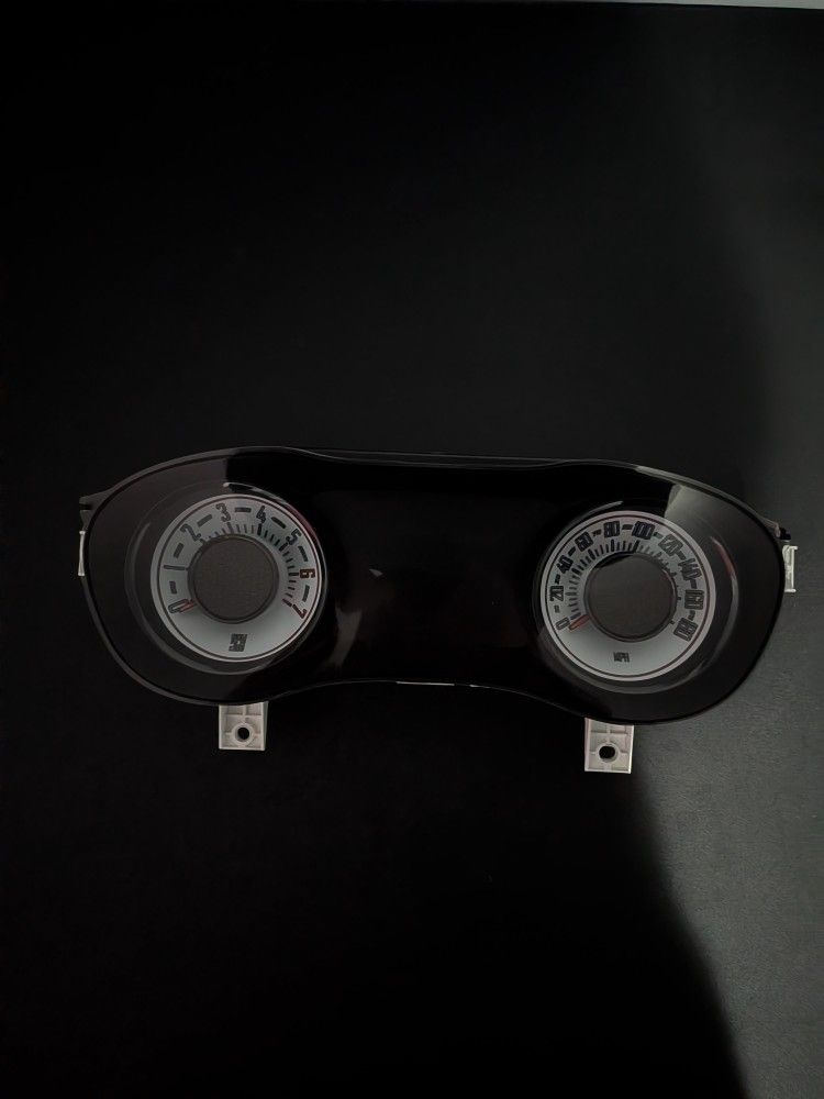 Dodge Challenger R/T Gauge Cluster