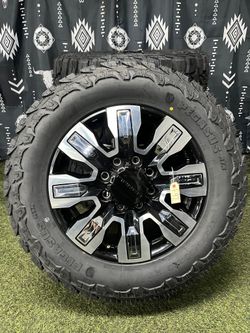 2025 GMC Sierra Ultimate Denali 2500 8 Lug 20 Inch OEM Wheels