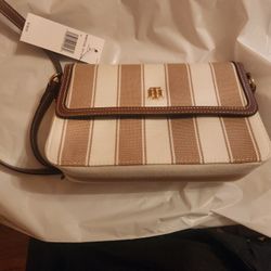 Brand New Tommy Hilfiger Crossbody Bag 