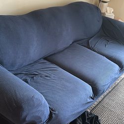 Free Couch Must Pick Yo