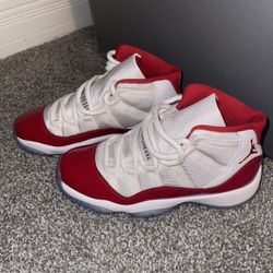 Jordan 11s- cherry -4Y