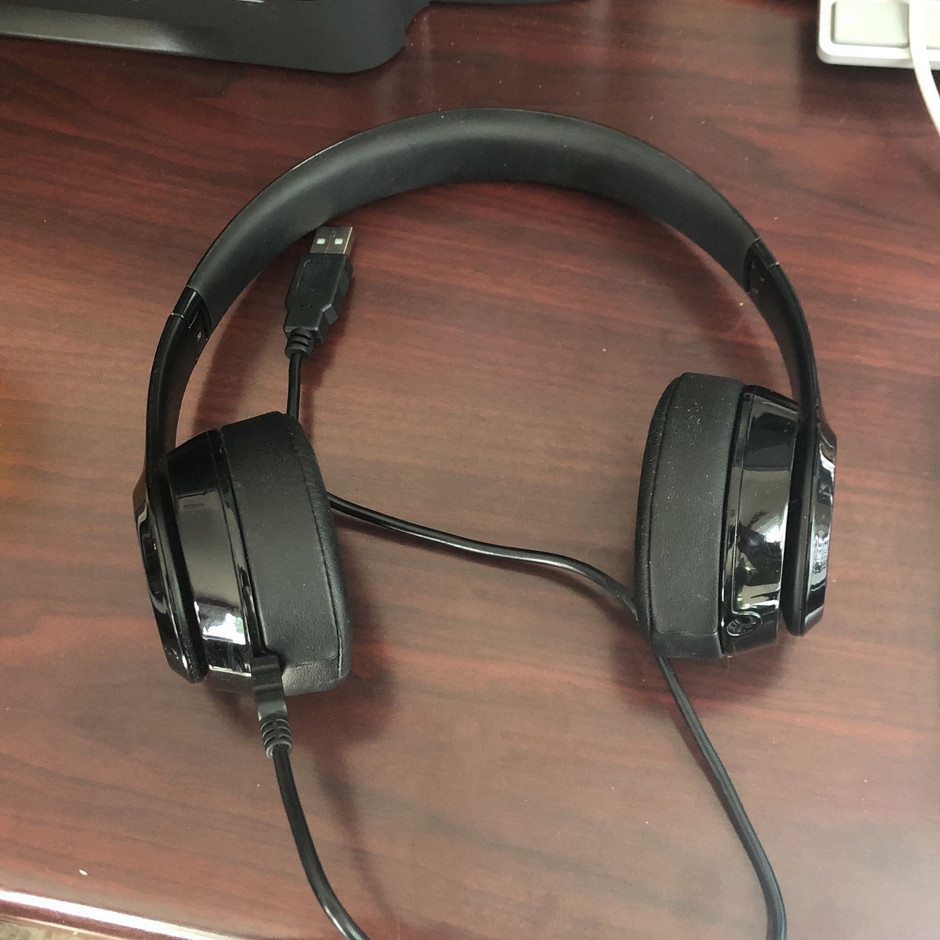 Beats solo3 Bluetooth Wireless On-ear Headphone 