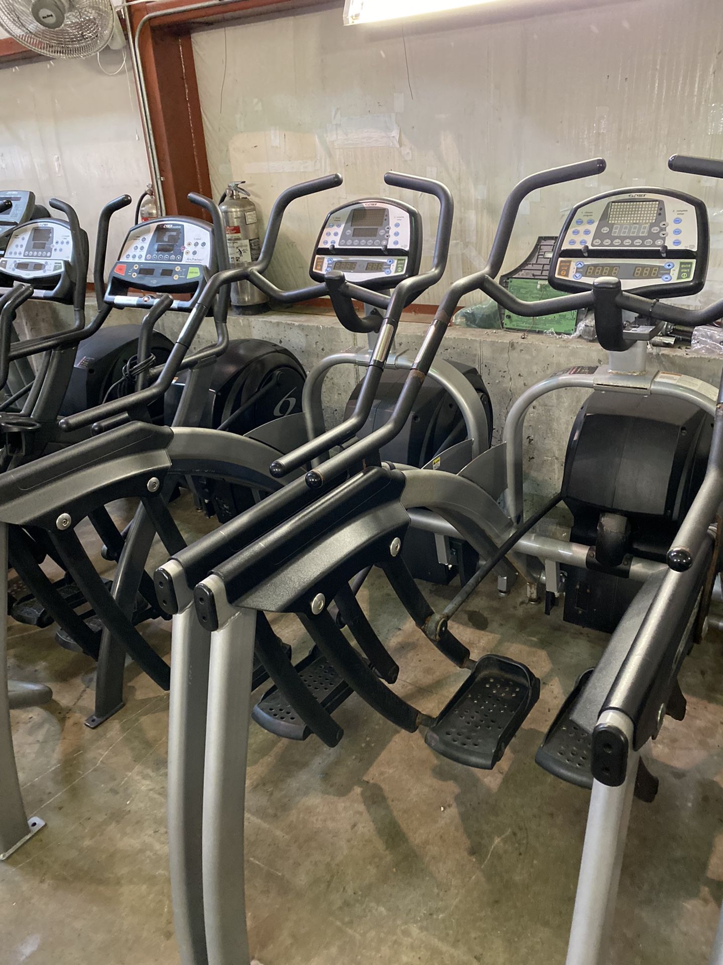 Cybex 620A Arc Trainer