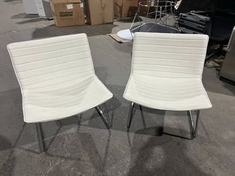 National Grin Lounge Chairs – Modern White Reception Chairs (Set of 2)
