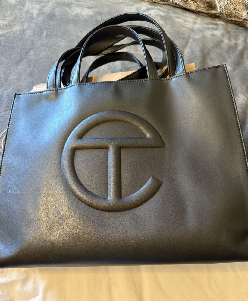 Telfar bag ( Medium)