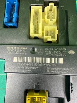 10-15 Mercedes GLK350 Rear SAM Fuse Relay Junction Box Control Module