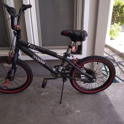Kids 18" Kent Abyss Bike With front Pegs