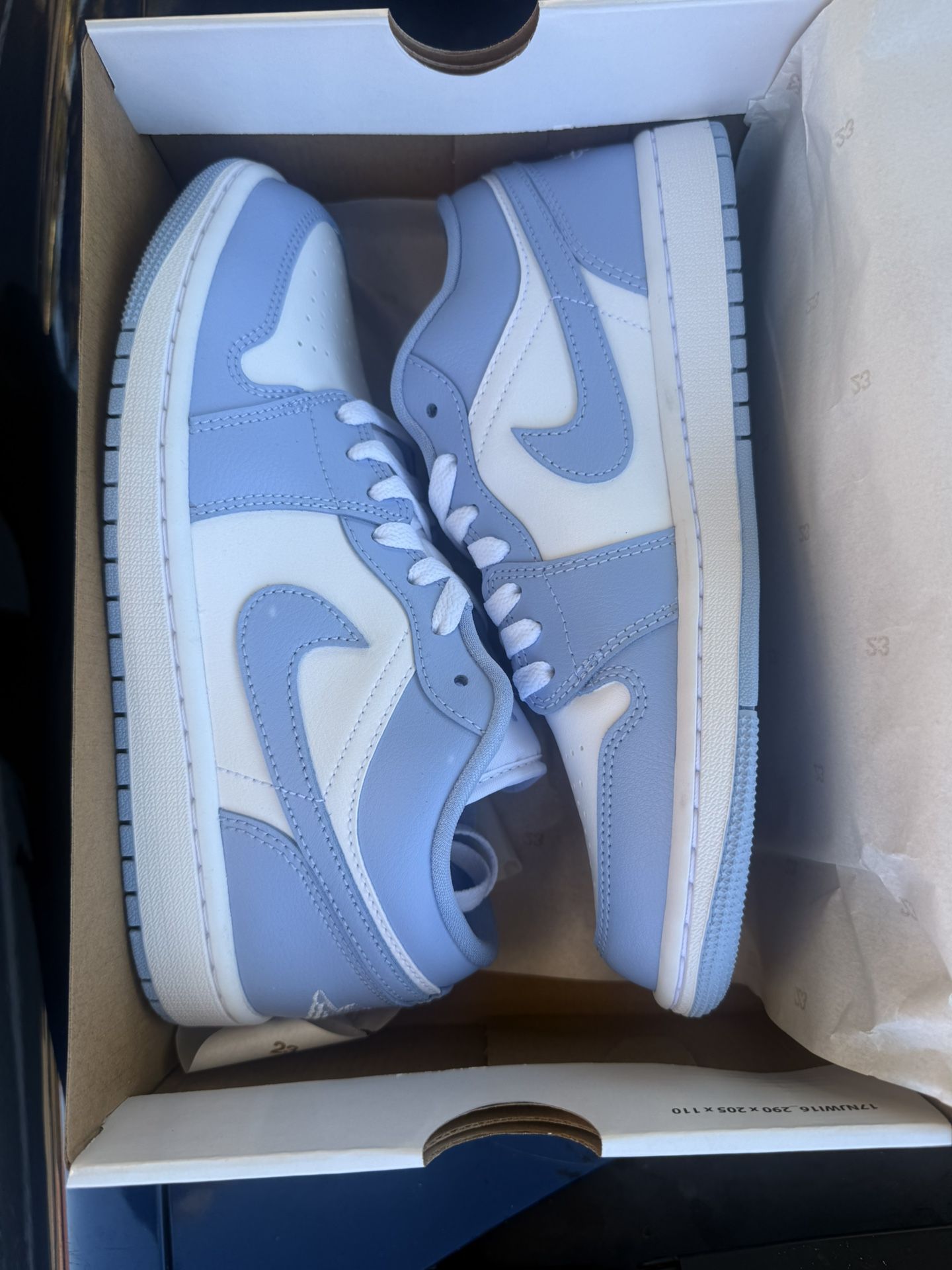 Women’s Sz 9.5 Jordan 1 Retro Low Retail $130 Men’s Sz 8