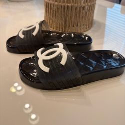 Luxury Style Black Slides