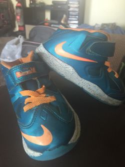 Nikes size 8c