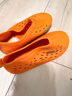 Water shoes Speedo size 7 toddler