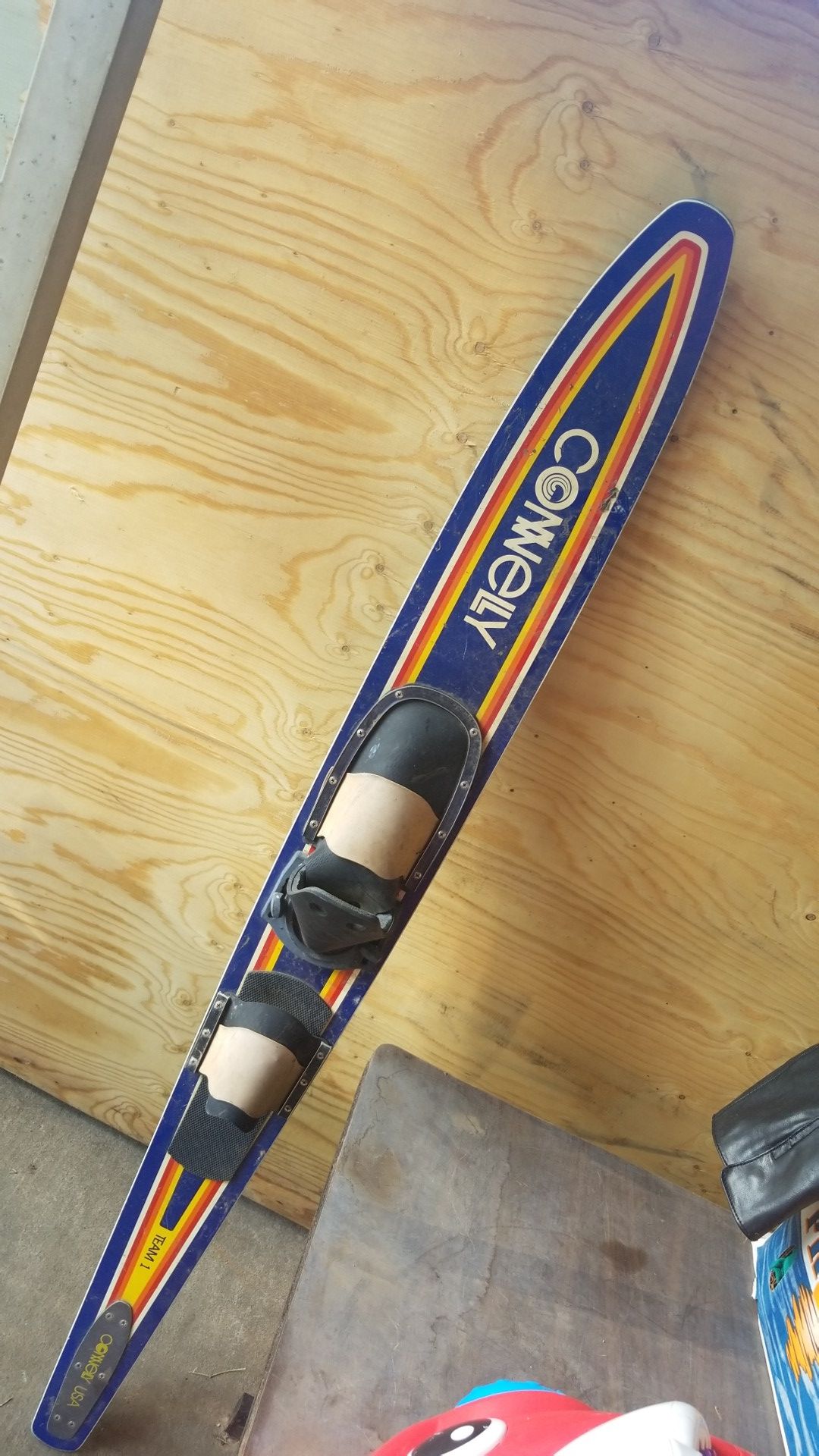 Pair of obrien master combos double skis and a connelly slalom ski team 1