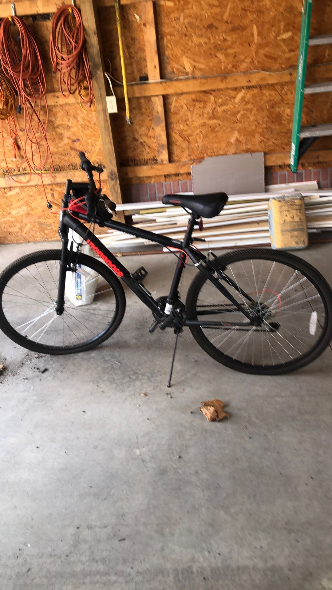 27.5 Mongoose Men’s Bike