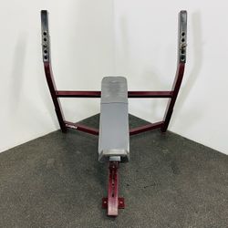 Incline Bench Press - Workout - Cybex - Gym Equipment