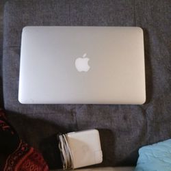 MacBook Laptop