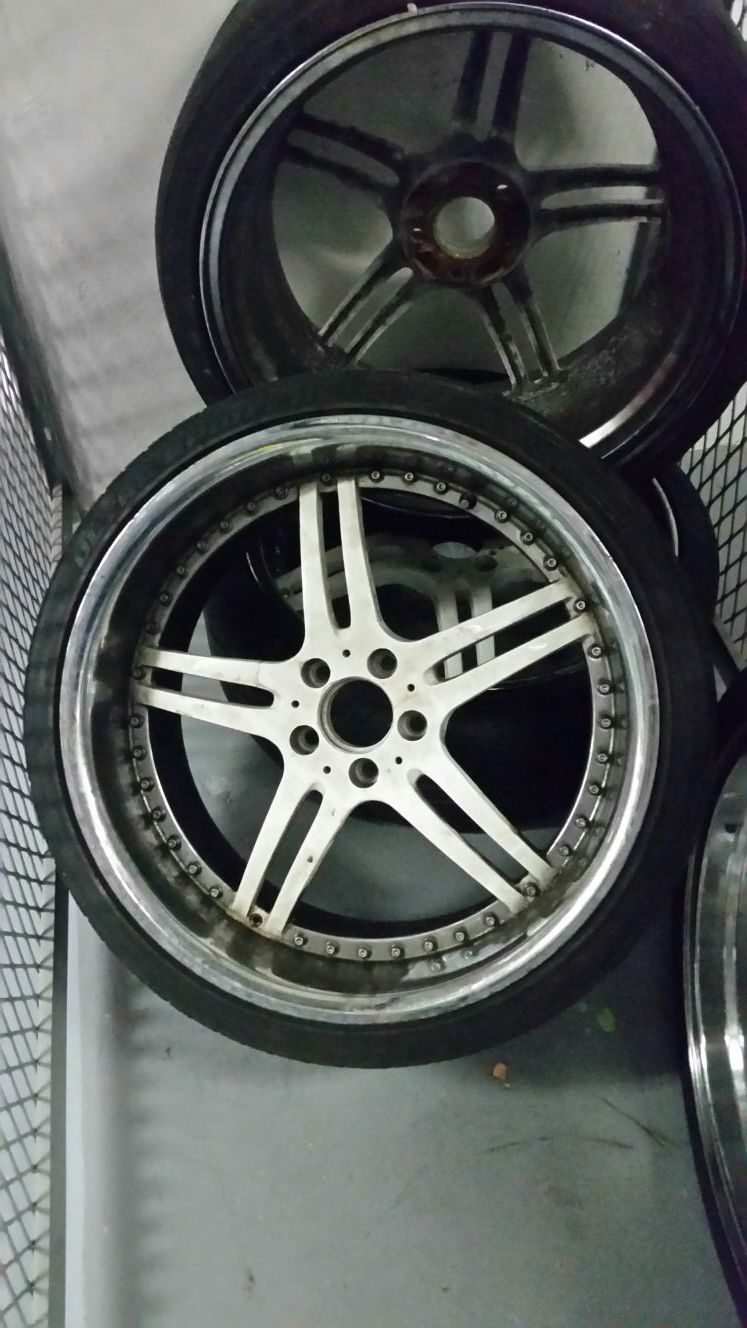 FOR SELL 4 RIMS MERCEDES BENZ 20" $200 O.B.O