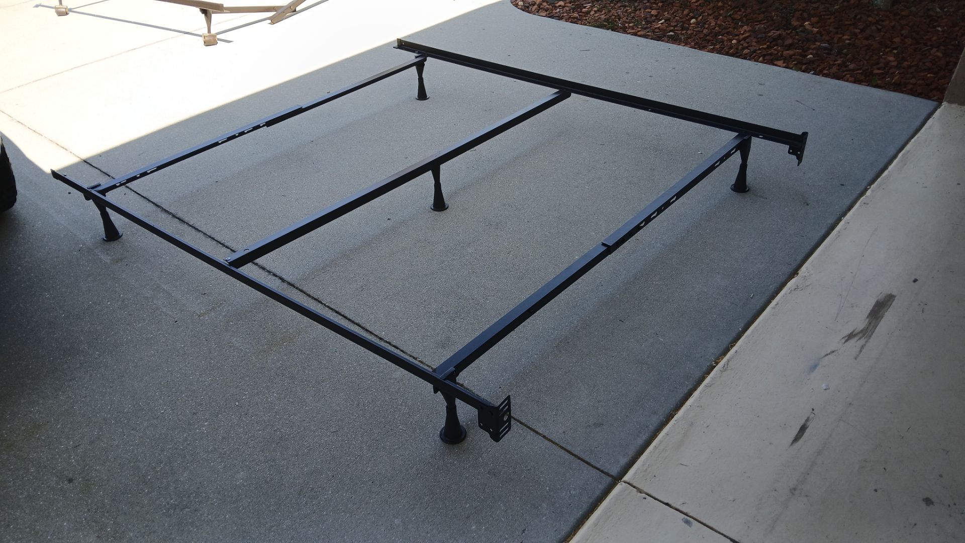 Metal Bed Frame (Queen)