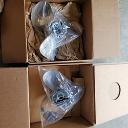 Mercury Bravo Three dual props 24 p like New